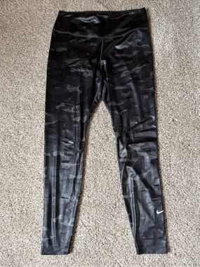 Nike Black Camo Dri-FIT Active Leggings size Large